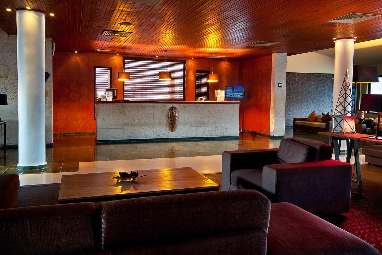 فندق كاتالونيا رويال بافارو - شامل كلياً - للبالغين فقط بونتا كانا المظهر الخارجي الصورة The lobby of the hotel
