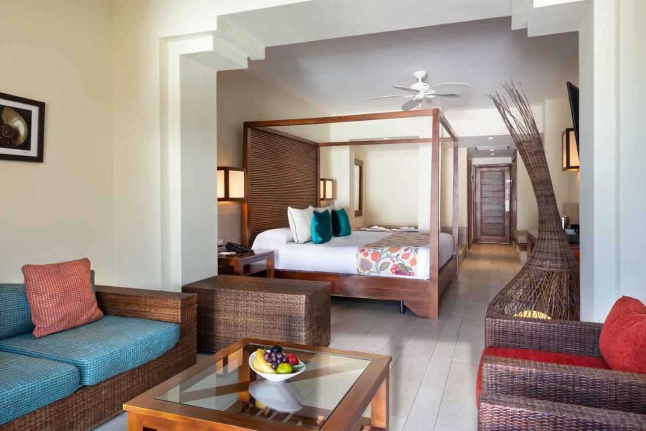 فندق كاتالونيا رويال بافارو - شامل كلياً - للبالغين فقط بونتا كانا المظهر الخارجي الصورة A room at the Hard Rock Hotel
